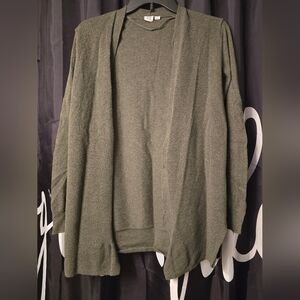 GAP green cardigan